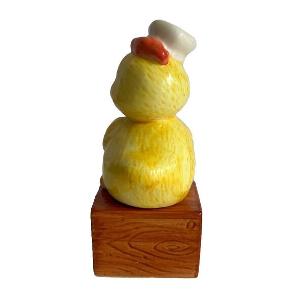 Stack-able Chicken Chef on a Hay Bale Ceramic Salt & Pepper Shaker Set 691118 - Picture 3 of 7